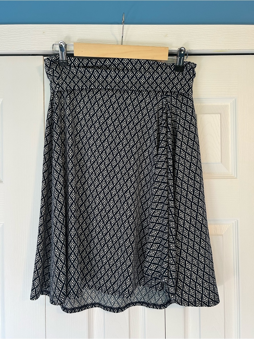 Max Studio Navy and White Geometric Circle Skirt